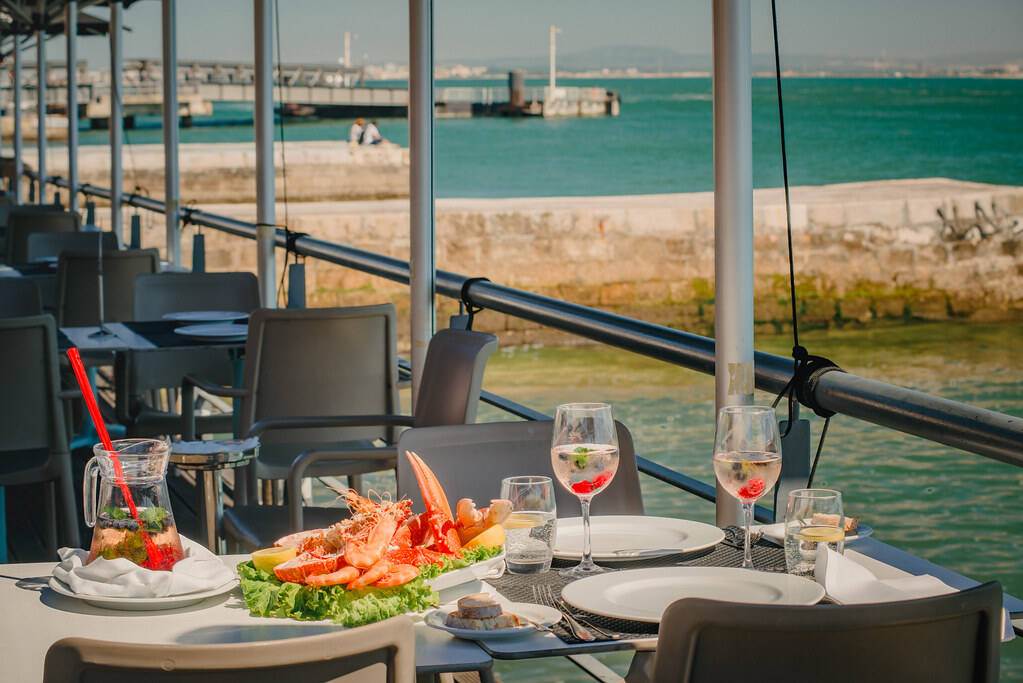 Signature Dishes and Local Flavours